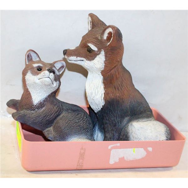 VINTAGE MOMMA + BABY FOX GARDEN