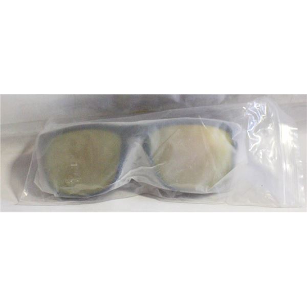 NEW QUICK SILVER SUNGLASSES