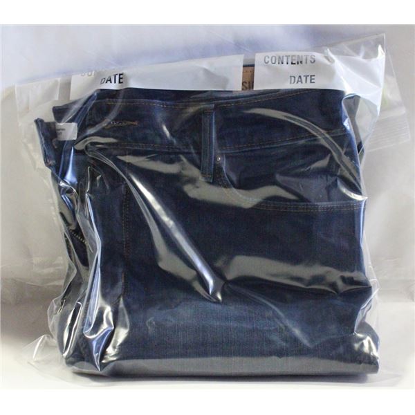NEW SIGNATURE LEVI STRAUSS BOOTCUT 35 X 32 JEANS