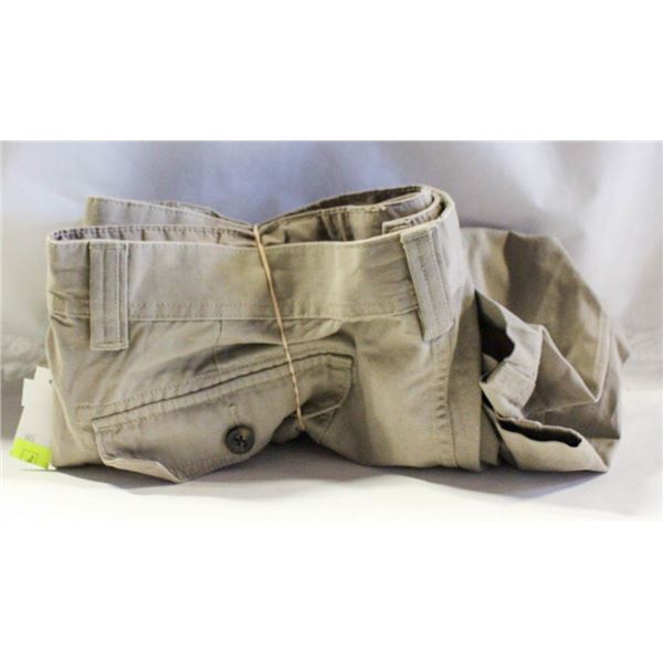 NEW AMAZON ESSENTIALS 40W CARGO SHORTS