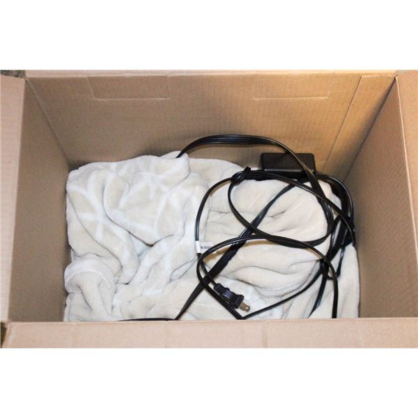 BROOKSTONE HEATED THROW BLANKET