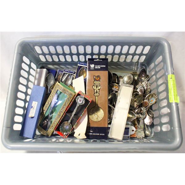 ESTATE LOT OF COLLECTOR SPOONS