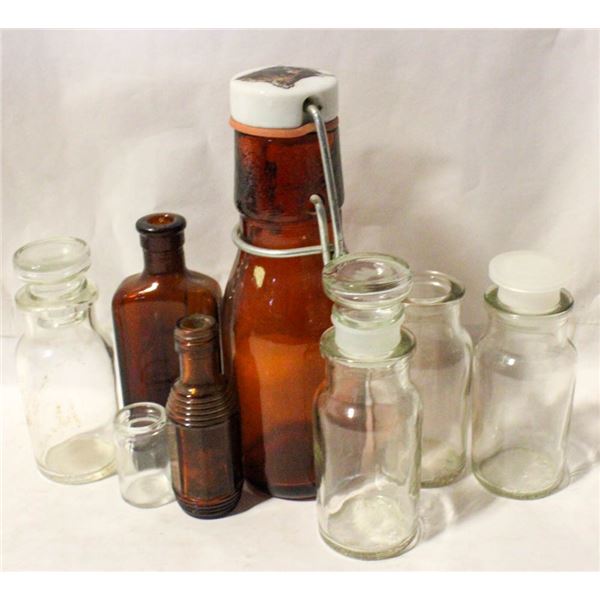 LOT OF VINTAGE APPOTHOCARY STYLE BOTTLES VARIOUS