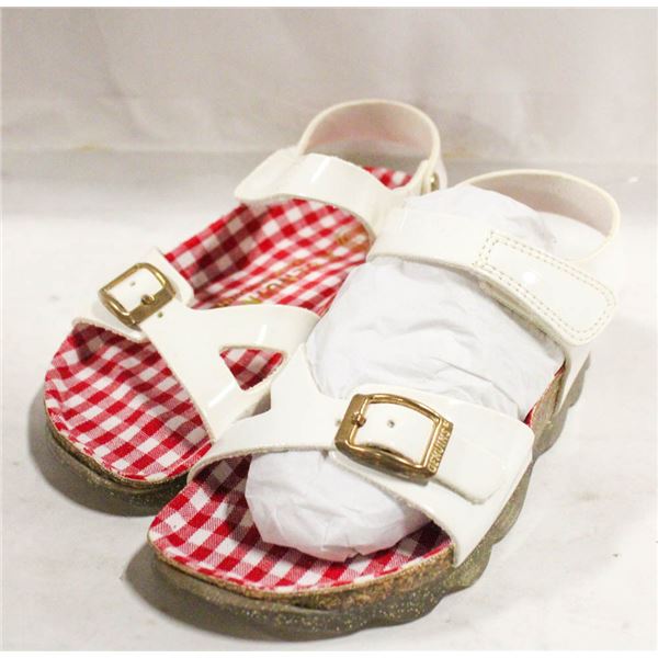 FREIGHT CLAIM: GENUINS GALTUR PICNIC RED SIZE 26