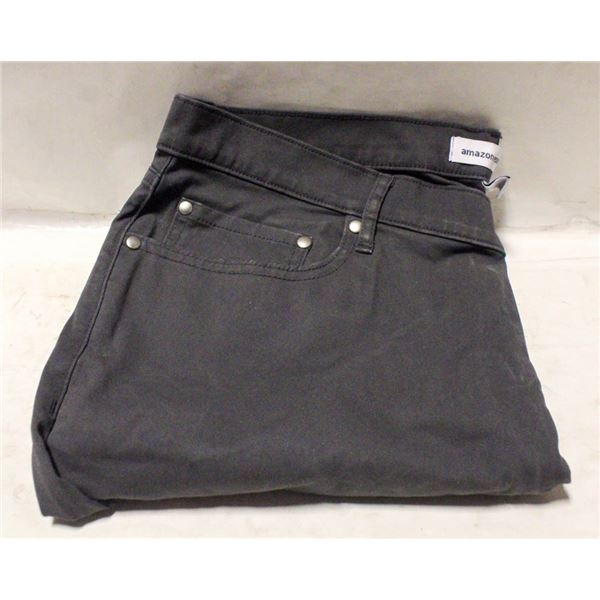 AMAZON ESSENTIALS SIZE 36 GREY SHORTS