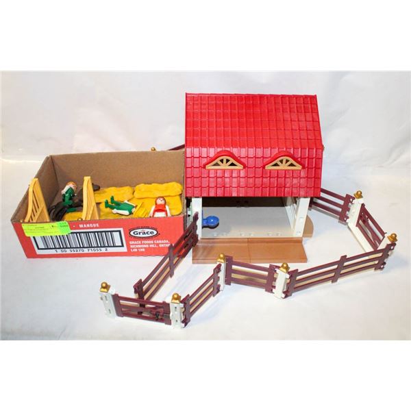 1974 + 1997 PLAY MOBILE BARN/HORSE/FIGURES