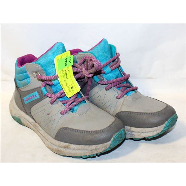 MENS MERRELL NAVY/ HIGH VIZ RUNNERS SIZE 10