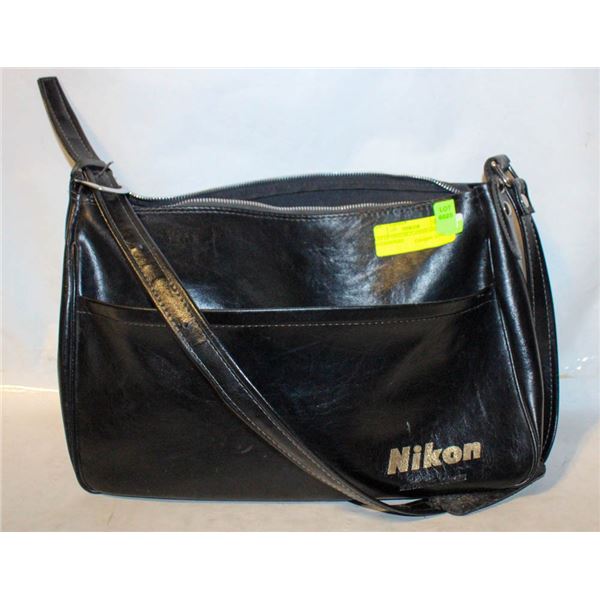 LOT OF VIVITAR FLASHES AND ACCESSORIES