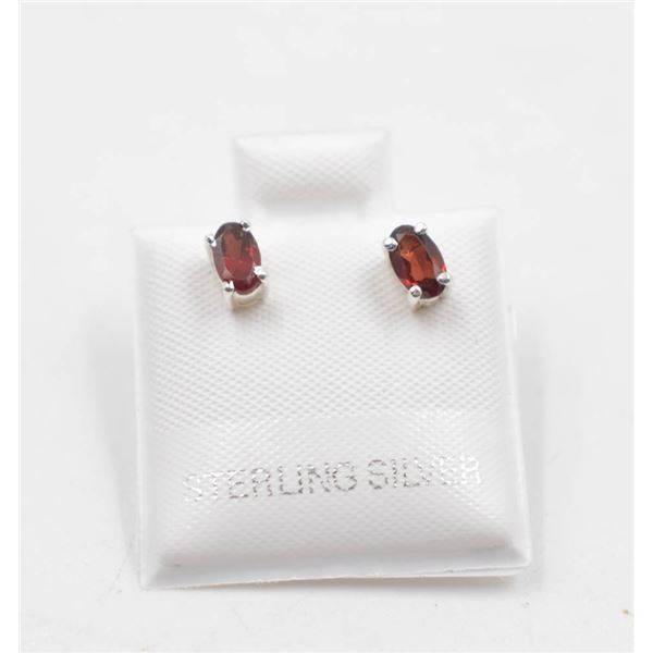 #07-NATURAL GARNET STUD EARRINGS