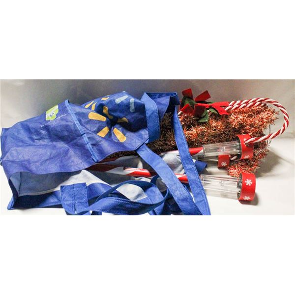 LOT OF SOLAR CANES AND CANDY CANES