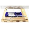 Image 1 : 2 WOODEN CUTTING BOARDS & 2 KNIVES