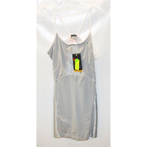 NEW WOMENS NIKE TENNIS OUTFIT SIZE L