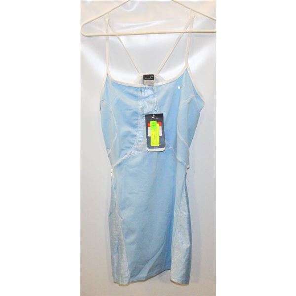 NEW WOMENS NIKE TENNIS OUTFIT SIZE L