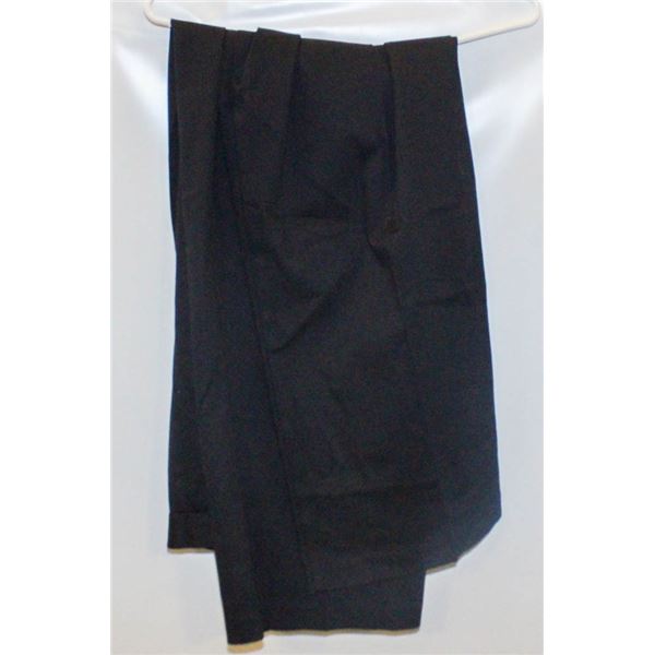 HAGGAR IRON FREE PREMIUM KHAKI CLASSIC 48 X 32