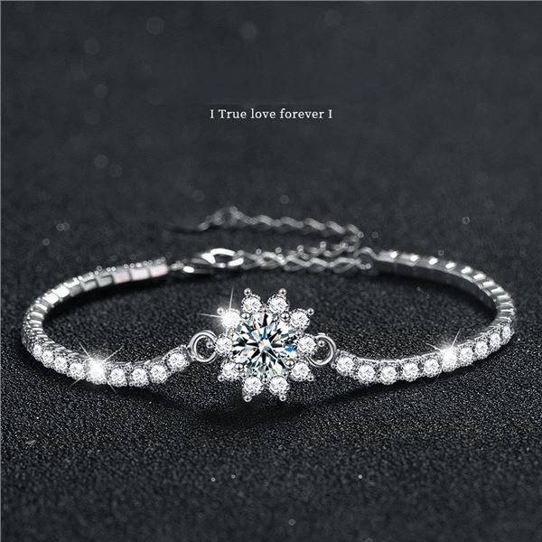 1 CT GRA CERTIFIED ROUND BRILLIANT MOISSANITE