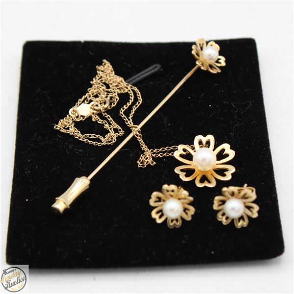 14K YELLOW GOLD OPAL EARRINGS W/ MATCHING PENDANT