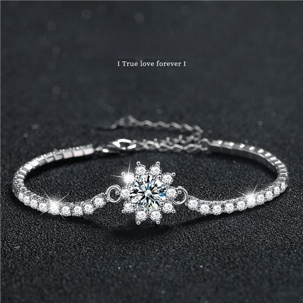 1 CT GRA CERTIFIED ROUND BRILLIANT MOISSANITE