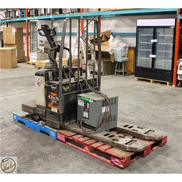CROWN PE3520-60 ELECTRIC WALKIE RIDER PALLET JACK