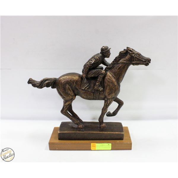 1982 AUSTIN PRODUCTIONS HORSE STATUE, 13 IN TALL