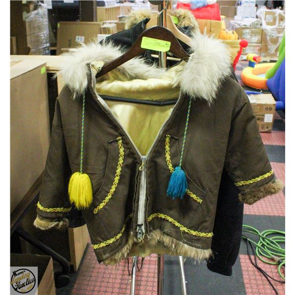 VINTAGE INUIT WOOL PARKA WITH WOLF