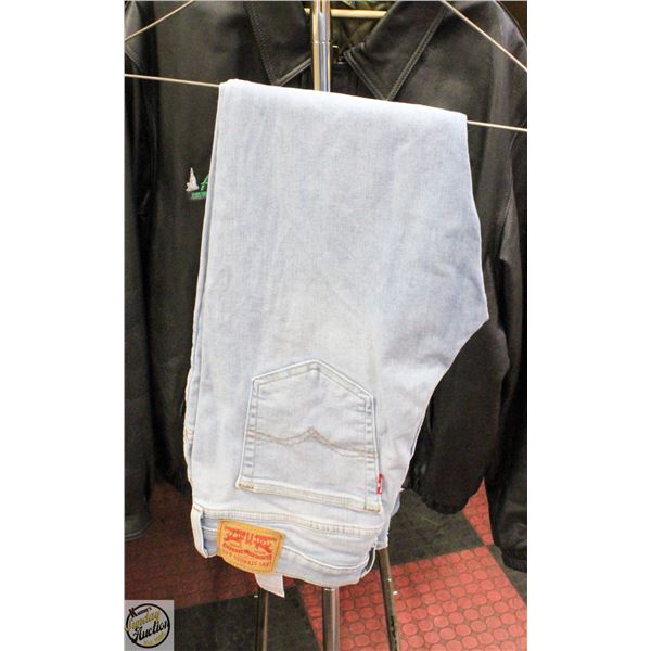 LADIES LEVIS SKINNY JEANS SIZE 27