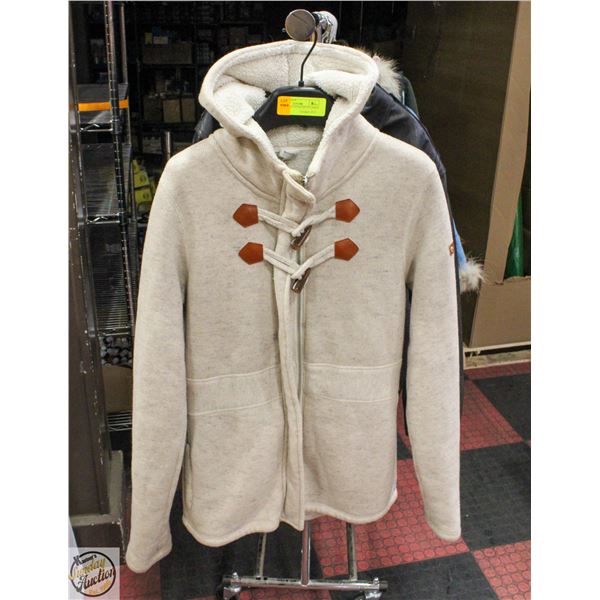 BENCH LONG FITTED ZIP UP LADIES SIZE LARGE