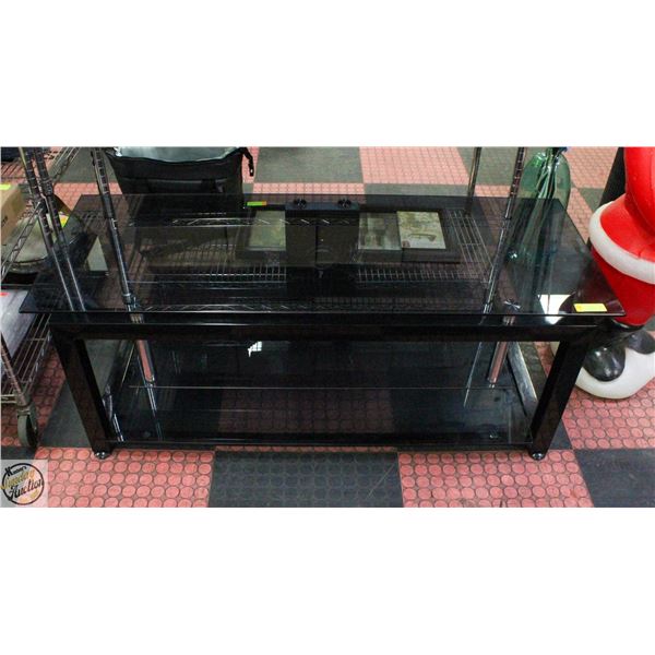 TV/ENTERTAINMENT STAND 20" X 19.5" X 52"