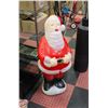 Image 1 : 3.5FT TALL BLOW MOLD SANTA VINTAGE