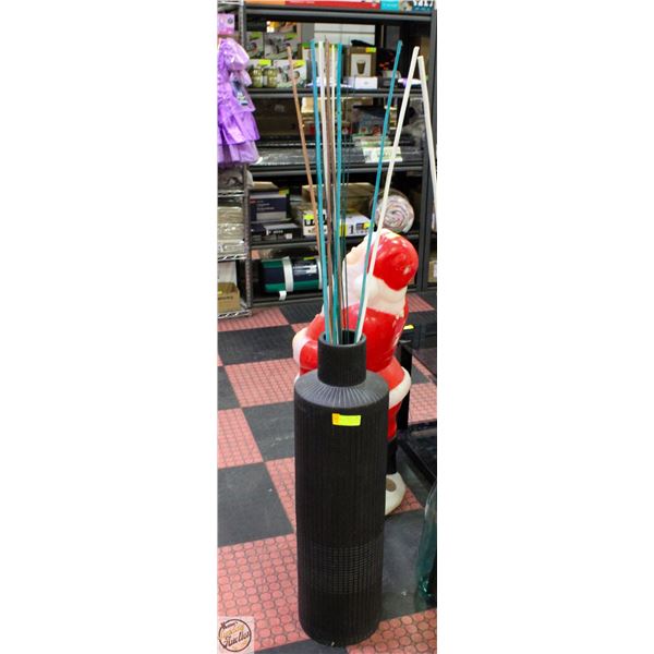 DECORATIVE VASE WITH DÉCOR