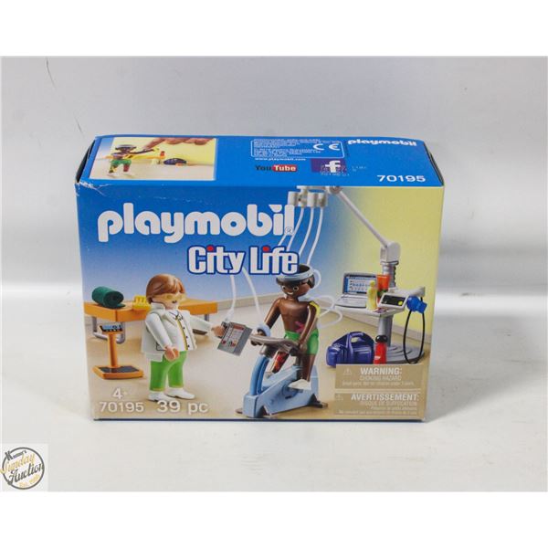 NEW PLAYMOBIL 70195 CITY LIFE