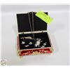 Image 1 : RED ENAMEL JEWERLY BOX