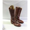Image 1 : MENS SIZE 10.5 BROWN LEATHER BOOTS MADE IN CANADA