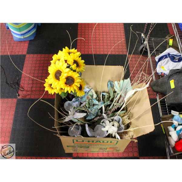 LOT OF ARTIFICIAL PLANT DECOR