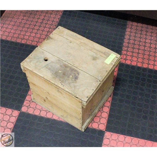 ANTIQUE EGG CRATE