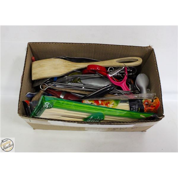 BOX VINTAGE KITCHEN UTENSILS