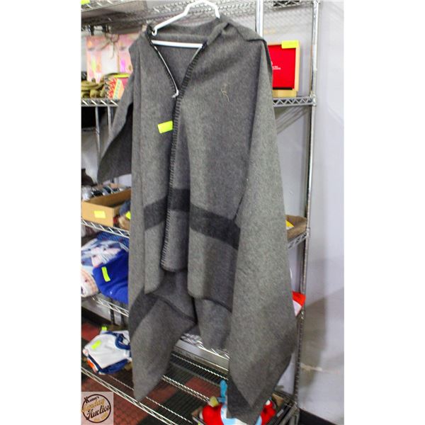 VINTAGE WOOL TRAPPER POINT CAPE COAT