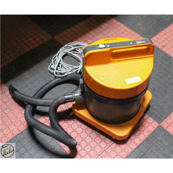 VINTAGE TERABORA SHOP VACUUM MODEL S 5.1C