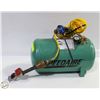 Image 1 : SPEEDAIRE 2TWC2 AIR CARRY TANK WITH HOSE