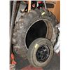 Image 2 : 2 DIFFERENT TIRES - ONE IS NEW