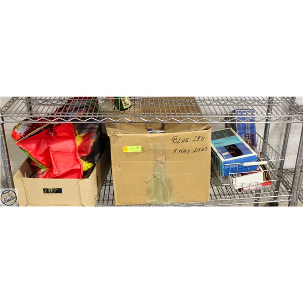 PALLET OF CHRISTMAS LIGHTS AND DÉCOR