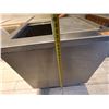 Image 9 : Stainless International Ice Bin 24" x 28" x 32"H