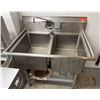 Image 1 : Elkay Foodservice 12232 Stainless Steel 2-Basin Sink w/ Undershelf