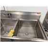 Image 2 : Elkay Foodservice Stainless Steel 3-Basin Sink w/ Undershelf