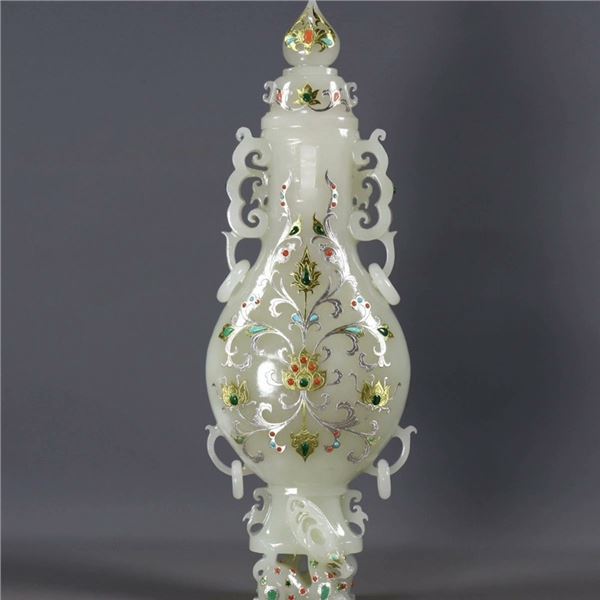 Exquisite Jade Floral-Pattern Vase