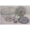 Image 1 : LOT OF 3 VINTAGE WIRE EGG GATHERING BASKETS - 2 ar