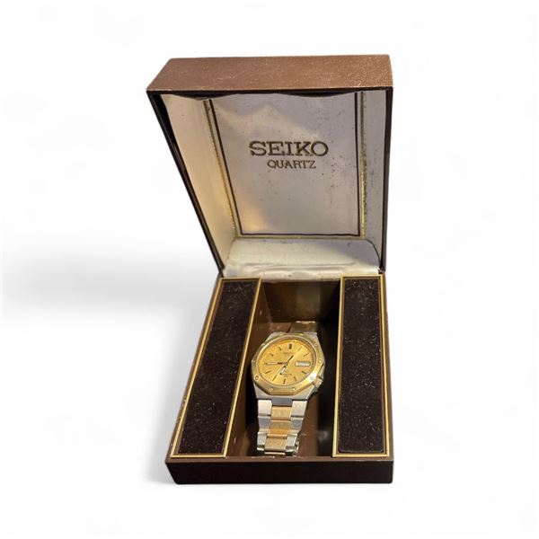 Vintage Men's Seiko Sports 100 Day& Date Watch in Box - Model: J 7456-7030. Not authenticated.