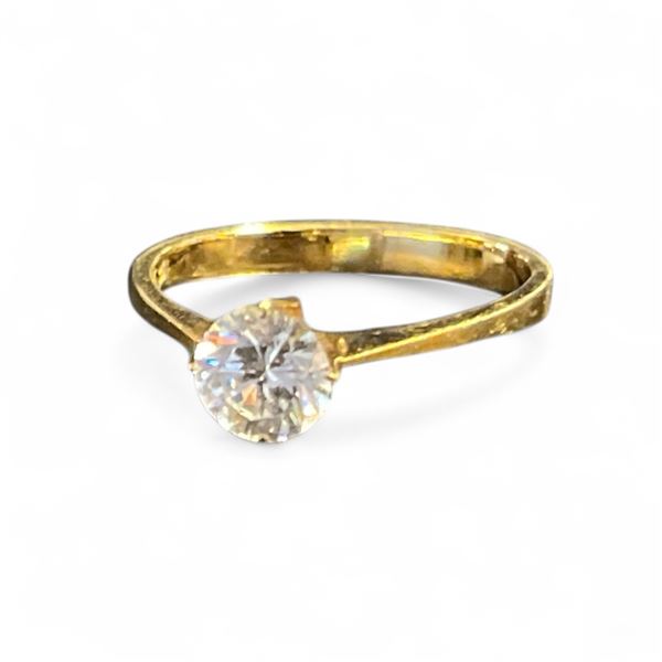 14KT Gold Zirconia Solitaire Ring - Size 6.5 - Gemstone is 5.7mm diameter - Total weight including g