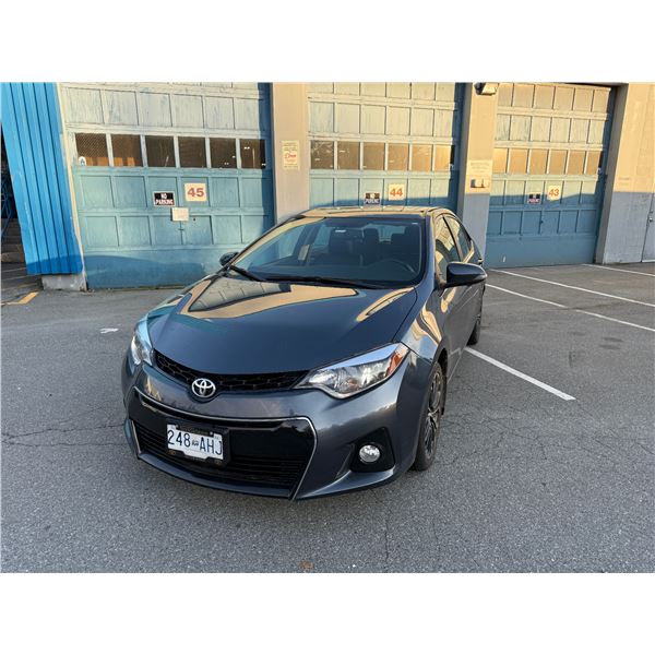 Low Mileage Estate Car - 2016 Toyota Corolla - 45,000 km Dark Grey with Black Leather Interior