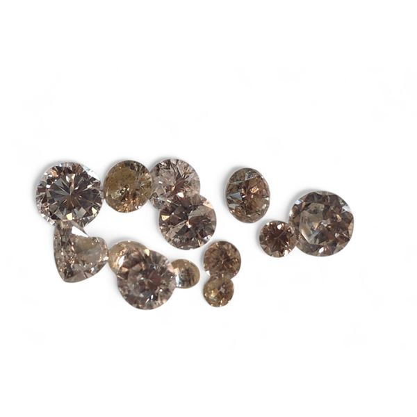 Group of of Natural Diamonds - Total: 1 Carat - Biggest diamond is 0.20 Carat - 13 pcs