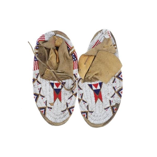 Early Vintage Blackfeet Beaded Men's Moccasins